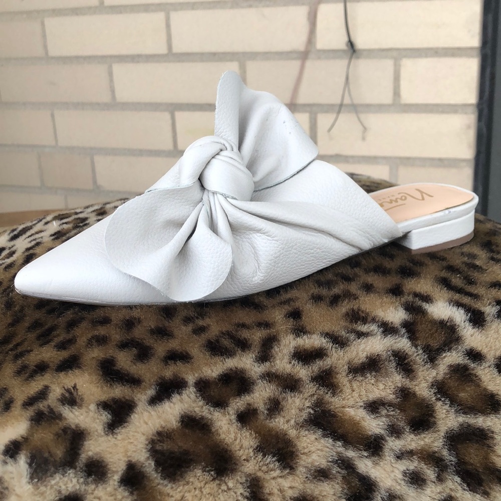 Nanette Lepore Leather Bow Tie Slippers Nearly New
